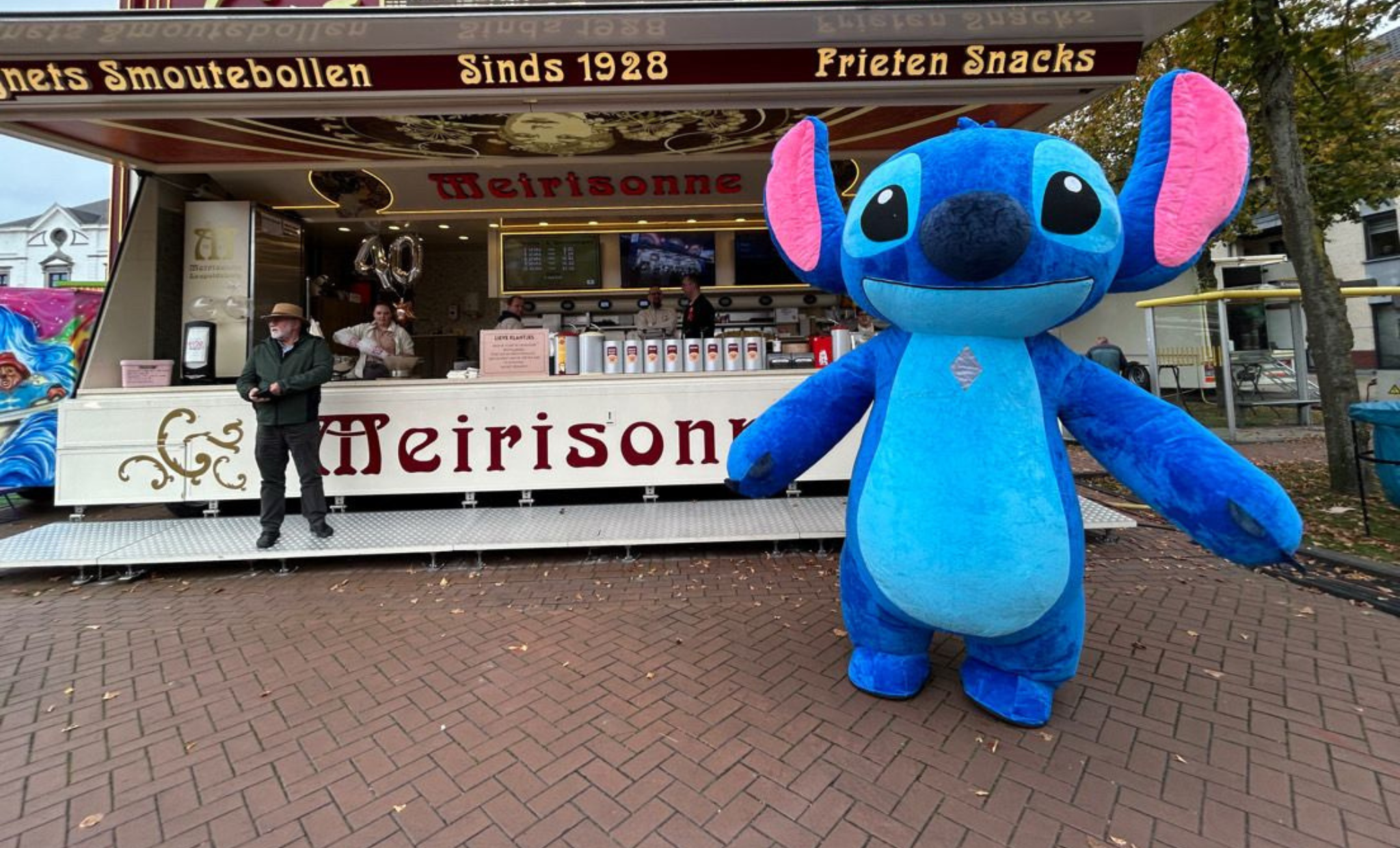 Ontmoet Mickey, Stitch & Mario op de kermis in Sint-Truiden!